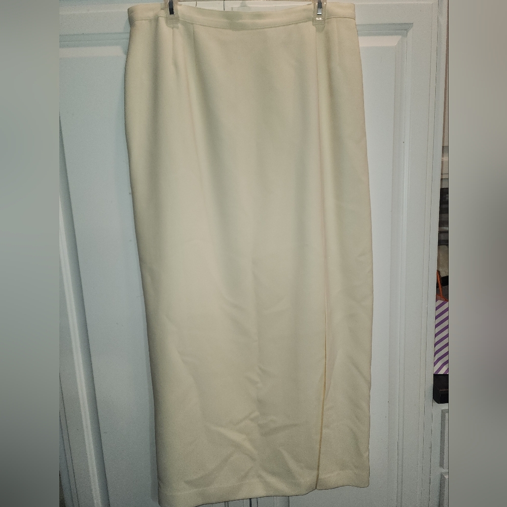 Albert Nipon Evening Ivory Diamond Pattern Pearl 2 Piece Skirt Suit - Picture 8 of 10